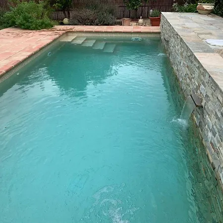 Rucall Piscina Compartida Casa de Férias