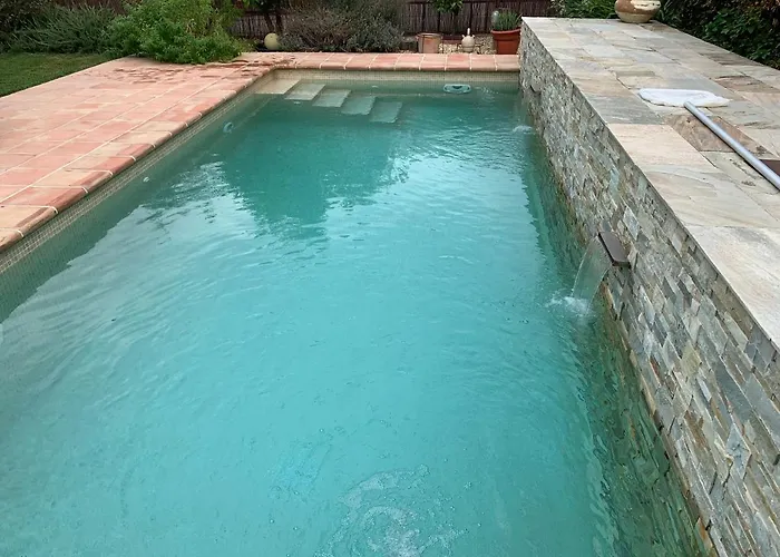 Rucall Piscina Compartida بيت للعطل